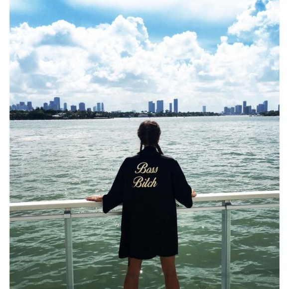 Boss Bitch Robe - Picture 5 of 5